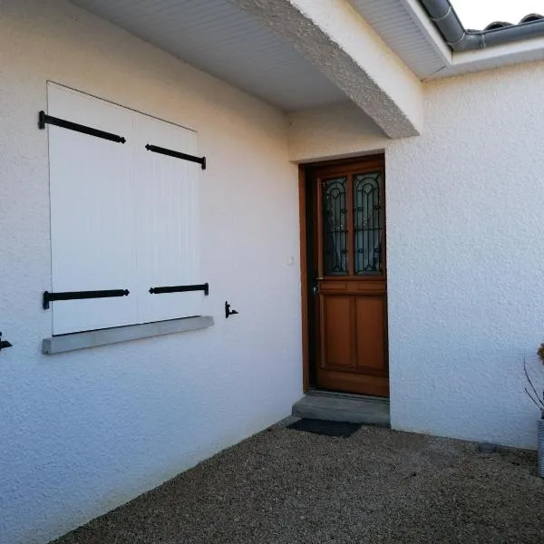 maison d'hôtes, khách sạn ở Saint-Julien-lʼArs