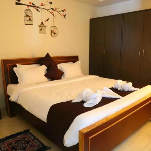 Homey Suites - Vizag Beach, מלון בWaltair