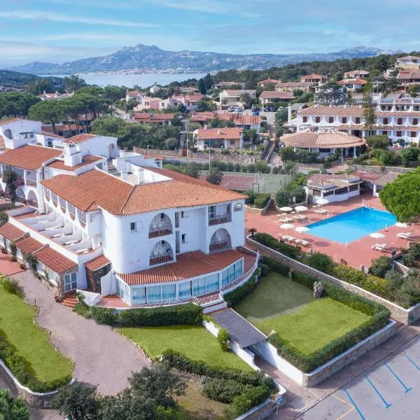 Club Hotel Cormorano, hotel em Baja Sardinia