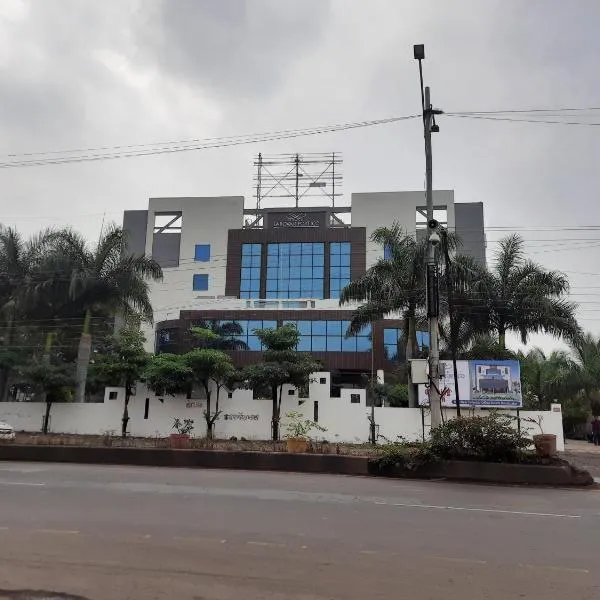 Grand Sarovar Portico, Latur, hotel in Latur