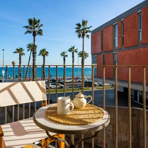 Kronos on the beach Suite 2, hotel i Barcelona