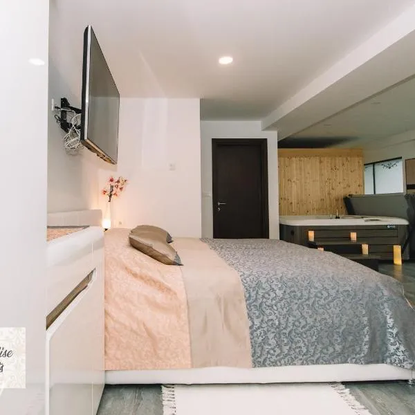 Wellness Paradise Apartment, hotel v Bledu