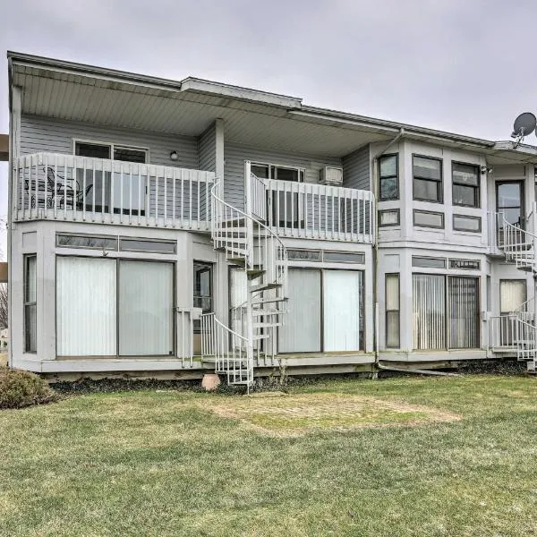 Condo with Balcony, Dock and Access to Lake Erie, hotel in Sand Beach