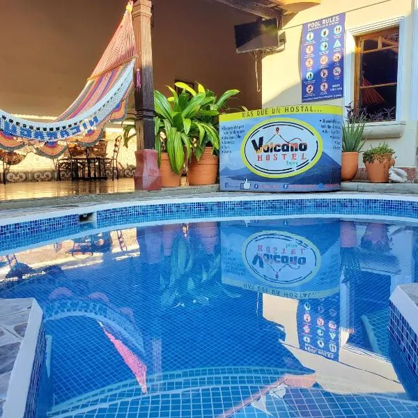 Volcano Hostel, hotel in León