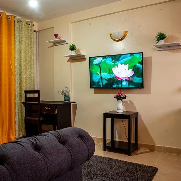 STYLISH 1BR APARTMENT IN KISUMU: FAST WI-FI, NETFLIX, SECURE PARKING, hotel in Ahero