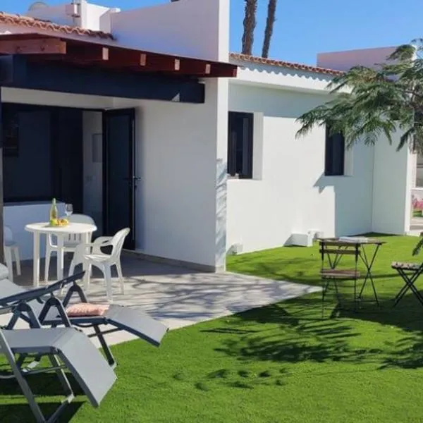 Sunny bungalow with garden #1, hotel di Maspalomas