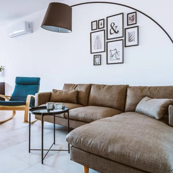 Ta' Tereza Apartment in Gozo – hotel w mieście Qala