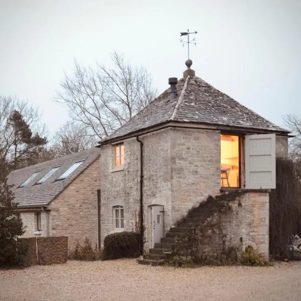 High Cogges Farm Holiday Cottages - The Granary, hotel v destinaci Witney
