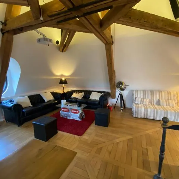 Loft dans le clocher face au chateau, hotel em Bonnelles