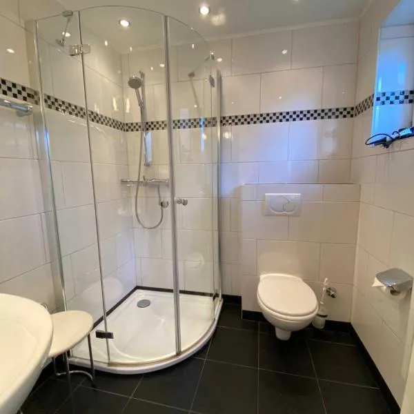 App 3, hotell i List