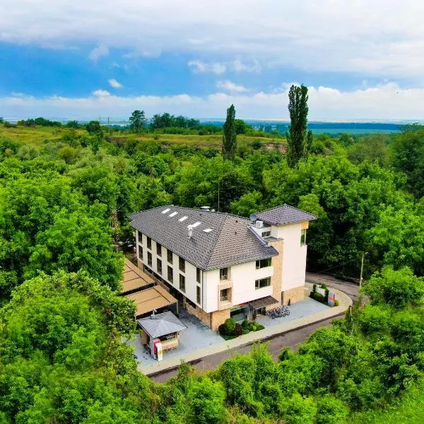 Hotel & Relax Zone Cattleya, hotel u gradu 'Krushuna'
