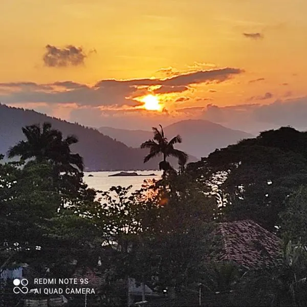 Cobertura na Enseada a 80 m da areia, hotel v destinaci Ubatuba