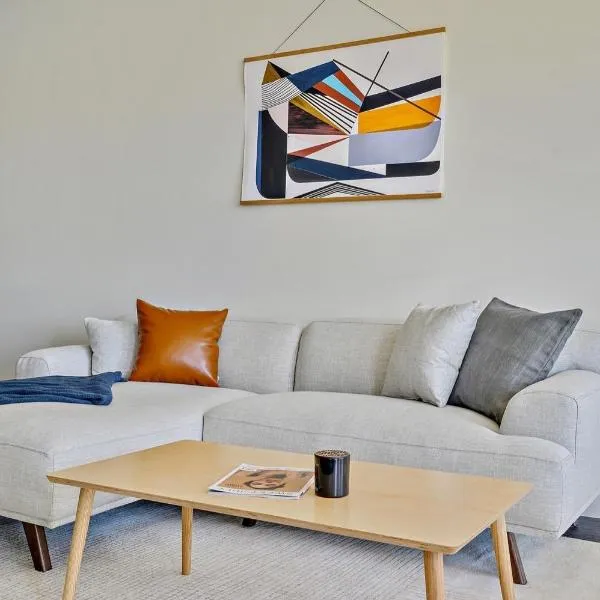 A Denver Skyline State of Mind - Zuni Lofts, hotel in Denver