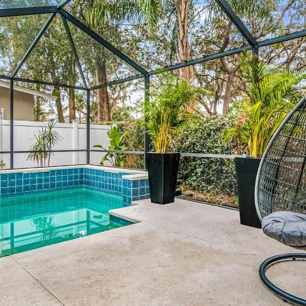 Modern House in Clearwater with access to a Shared Swimming Pool, hotel in Safety Harbor