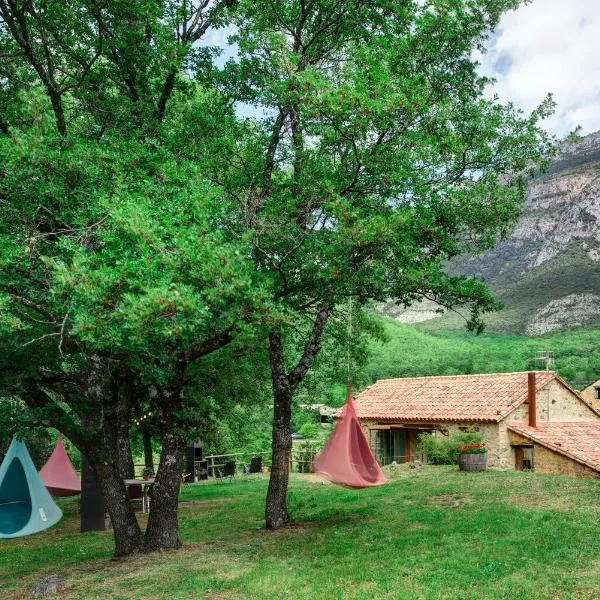 Casas Rurales Molinias, hotel v destinaci Fosado