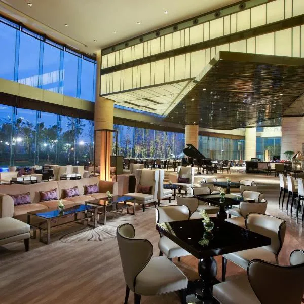 Crowne Plaza Huizhou by IHG, готель у місті Хойчжоу