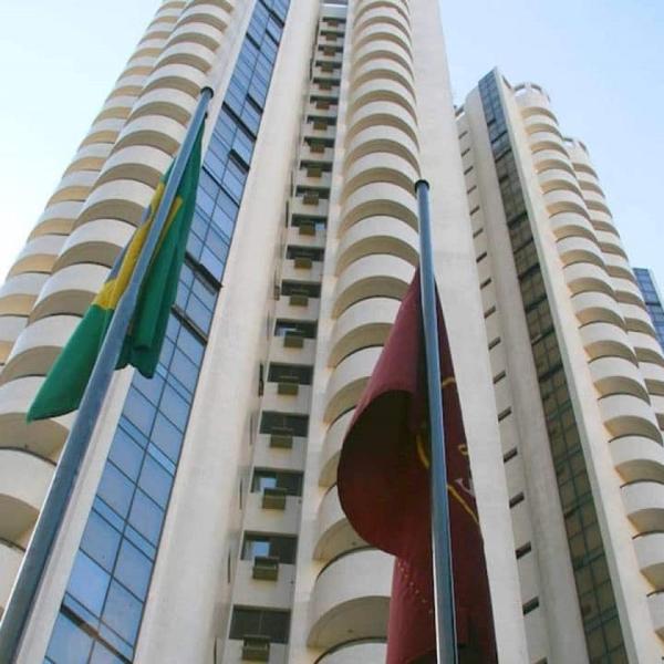 Paulista Wall Street Flat 10