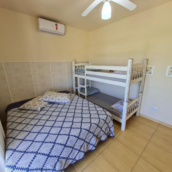 Ampla casa com 5 quartos e vista para o mar - Foto 2
