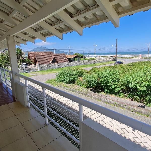 Ampla casa com 5 quartos e vista para o mar - Foto 5