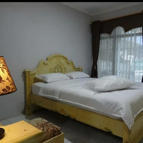 Asmanida Syariah Guest House, hotel v destinaci Bukittinggi