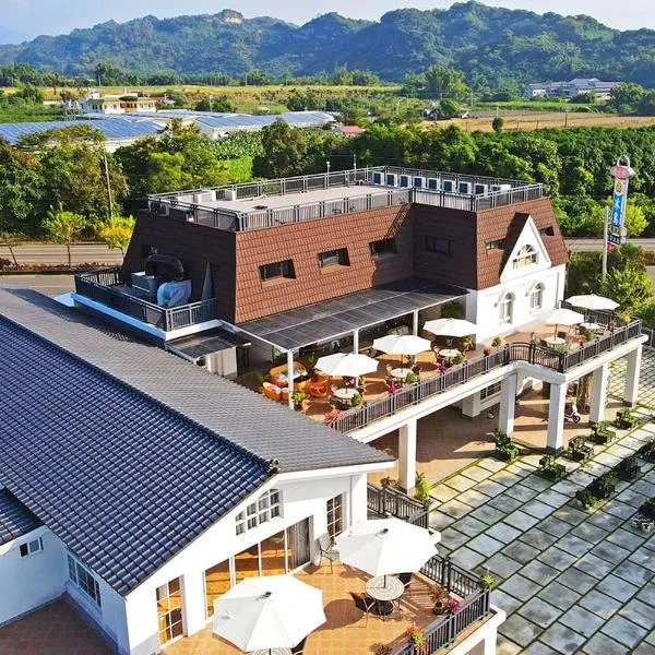 瓦樣山巷台南玉井南科套房月租9900露營戶外婚禮, hotel in Yujing