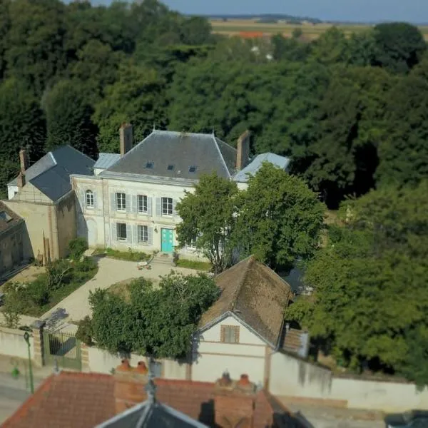 YXIE - Manoir des Arts, hotel en Champigny-sur-Yonne