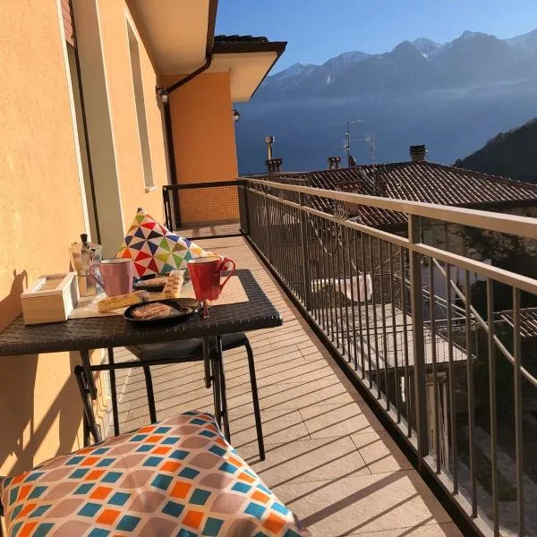 Casa Teodoro - Gelsomino, Ulivi & Orchidea, hotel em Tignale