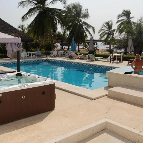 Hôtel Katakalousse, hotel v destinaci Yembakana