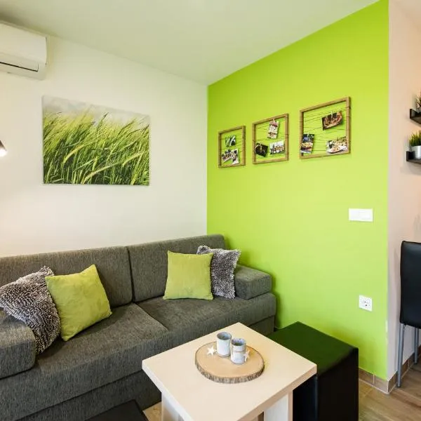 Apartmaji BANONIA " Poletni vetrc ", hotel in Banovci