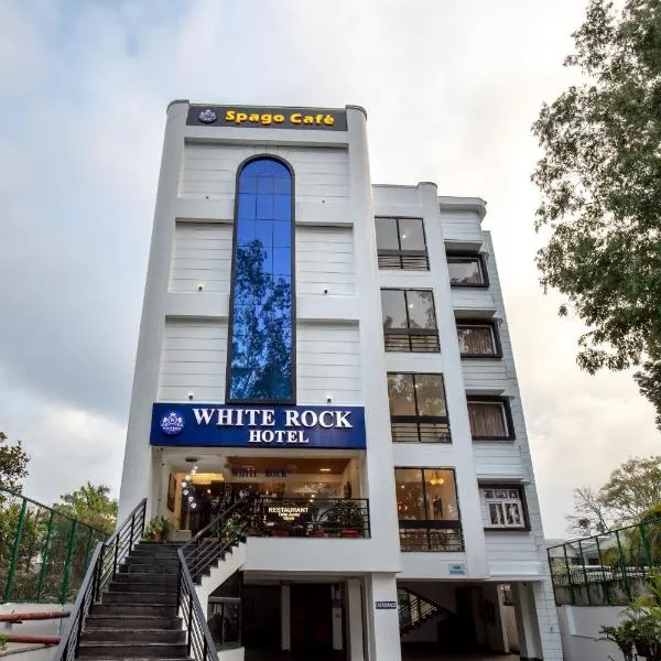 Hotel White Rock By The Solitaire Hospitality, viešbutis mieste Dehradūnas