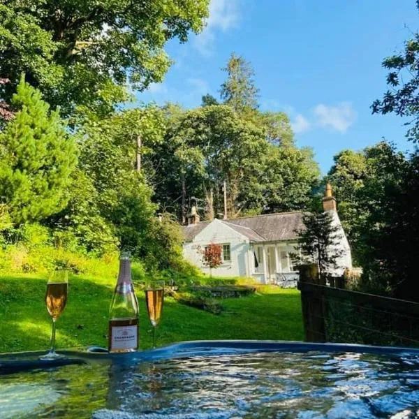 Scaurbridge Cottage with Hot Tub and Sauna, hotel v destinaci Thornhill
