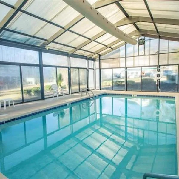 Ground Floor Condo 2 bed 2 bath Riverwalk at Arrowhead Country Club Unit 104, khách sạn ở Myrtle Beach