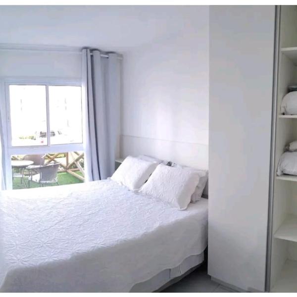 Flat Terreo Muro Alto condomínio clube com sala e quarto climatizados - Foto 2