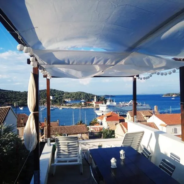 Casa Poquita Vis (Vis town center, seaview terrace), hotel v destinaci Vis