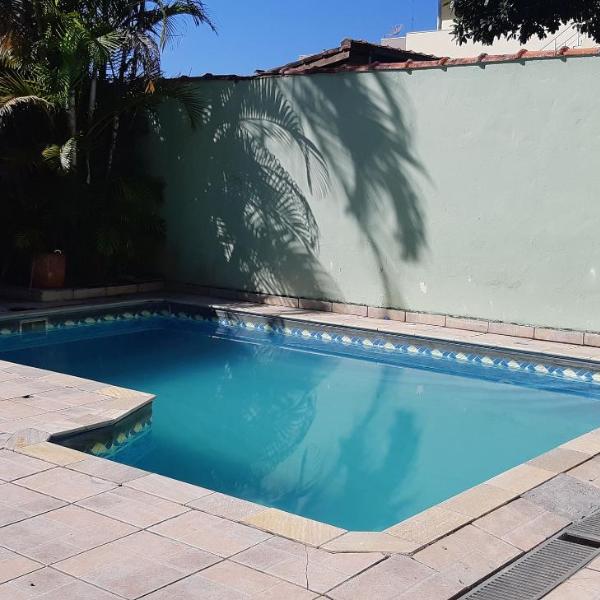Casa Sapê com Piscina — 3 Quartos, 10 Pessoas, 2 Quadras do Mar