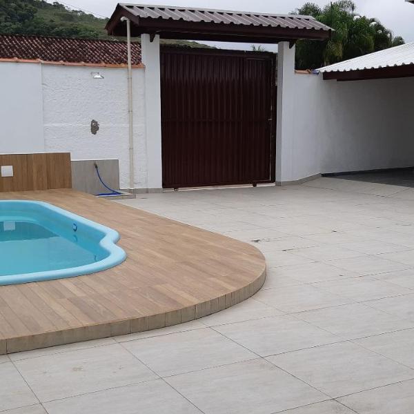 Maranduba Kitnet Marbela 6-E — 1º Andar, Piscina, 3 Quadras do Mar