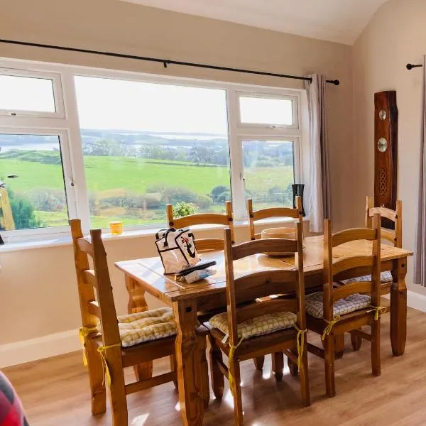 Private 3 bedroom house ideal for family & friends, ξενοδοχείο σε Killybegs