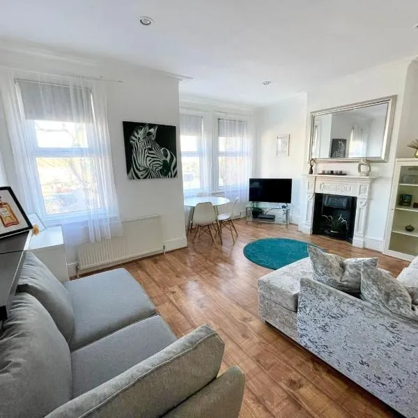 Large 3 Bedroom modern apartment close to central London, hotel en Finchley