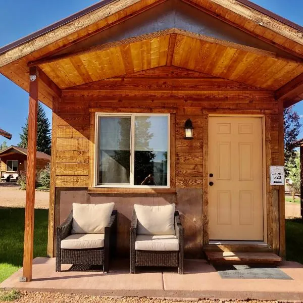 Mountain Ridge Cabins & Lodging Between Bryce and Zion National Park, hotel en Hatch