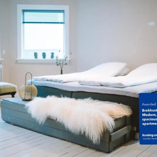 Brekkustova - Modern, cosy and spacious apartment, khách sạn ở Klaksvík