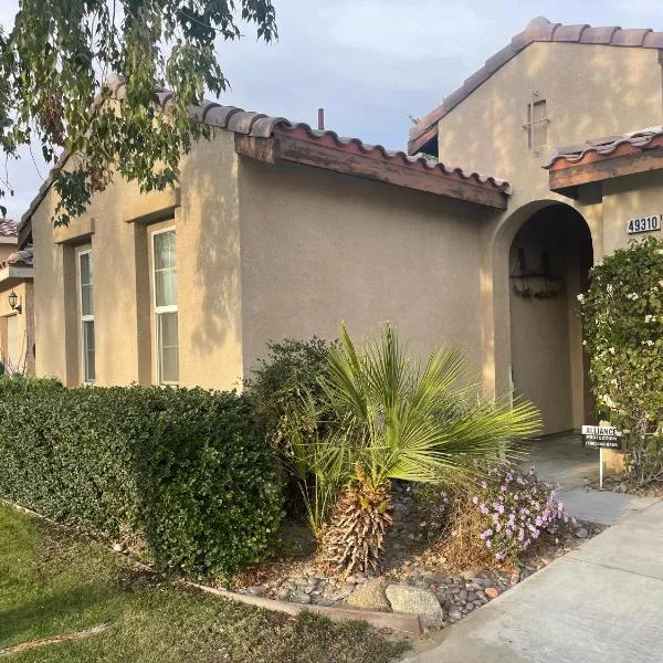Quaint Coachella Music Festival Casita, hotel v destinaci Indio