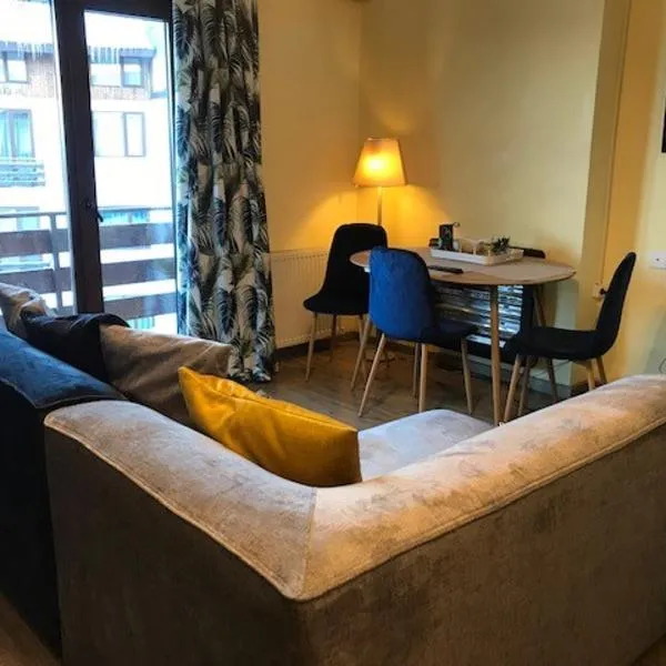 Crystalville Apartment 542, hôtel à Bakuriani