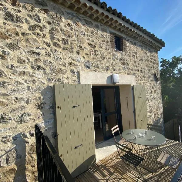 Gîtes Aubergine et Poivron, hotel em Toulaud