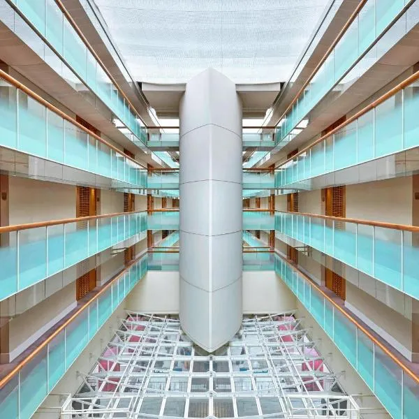 Sheraton Paris Charles de Gaulle Airport Hotel - photo 3