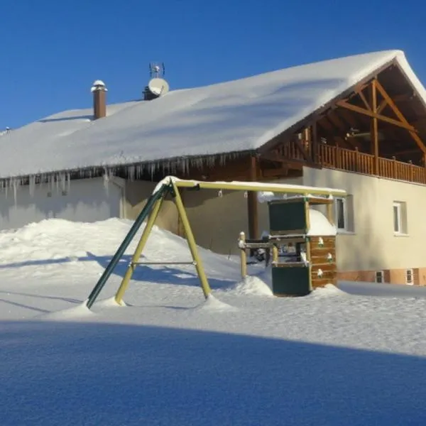 Les Chantenées, hotel v destinaci La Bresse