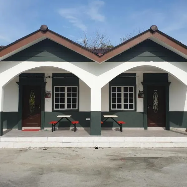 MRI Residence 4 Bedroom Bungalow with Private Pool in Sg Buloh - No Pork & No Alcohol, hotel in Merbau Sempak