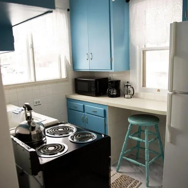 Charming French Studio Apartment, hotel v destinaci Laramie