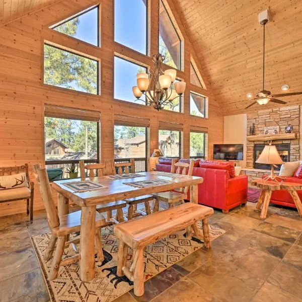 Deck, BBQ and Fireplace Family Cabin in Show Low!, hotel in Show Low