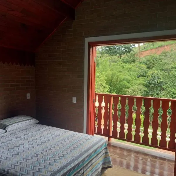 Recanto Três Irmãs, chalé 2, hotel v destinaci Camanducaia