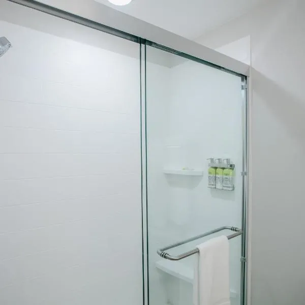 Holiday Inn Express & Suites Oakhurst-Yosemite Park Area by IHG, hótel í Oakhurst